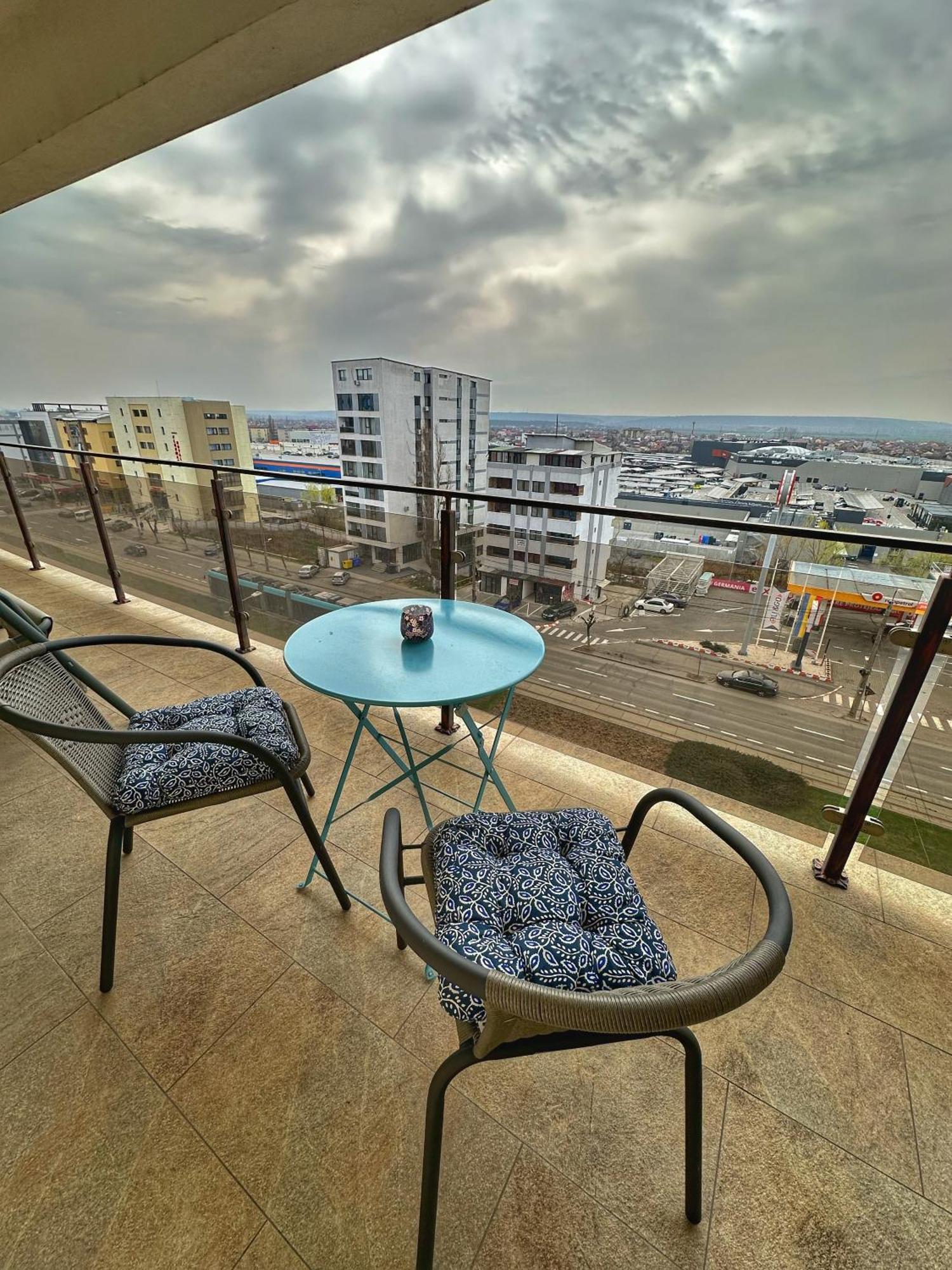 Fancy Apartament Promenada Balcon Panoramic, Parcare, Incalzire Pardoseala, Self Check In Craiova Dış mekan fotoğraf